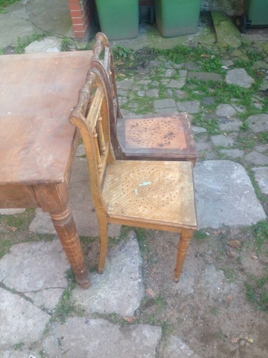 Stół z krzesłami,  meble do renowacji