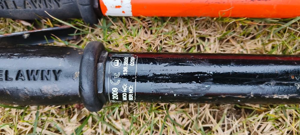 Zdzierak skrobak trelawny 140 cm pneumatyczny do papy wykładziny płyte