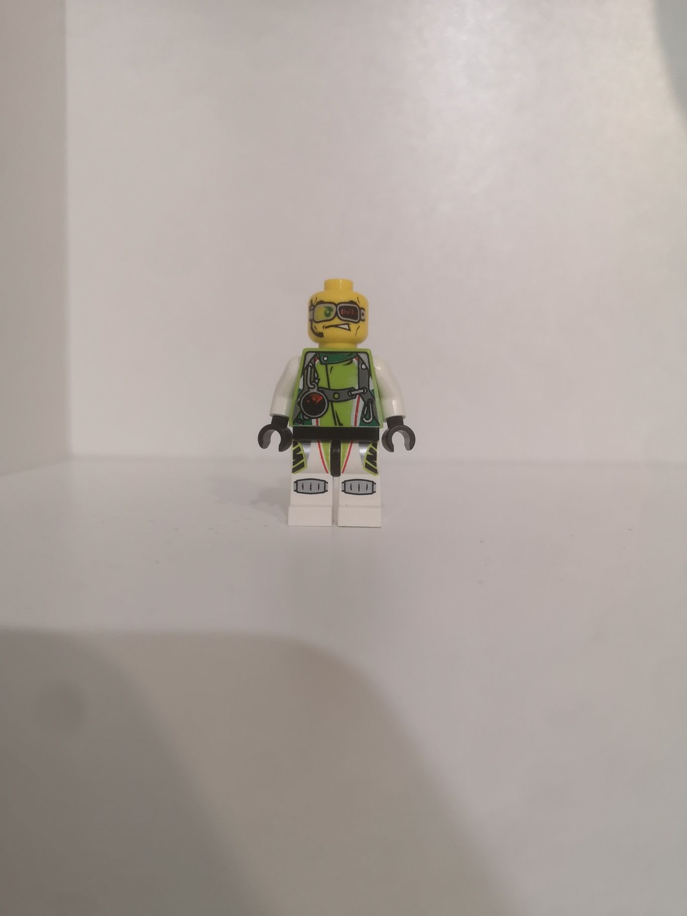 Lego Figurka Racers kierowca wr008