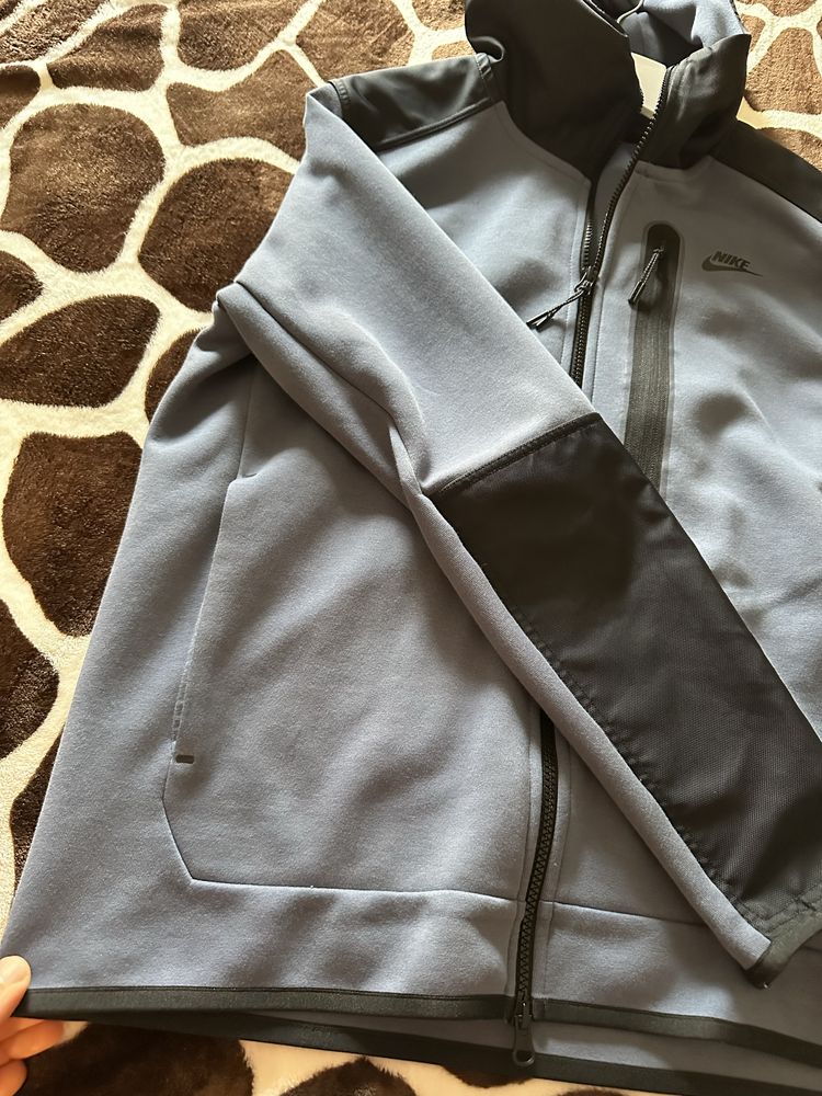 Casaco nike tech fleece