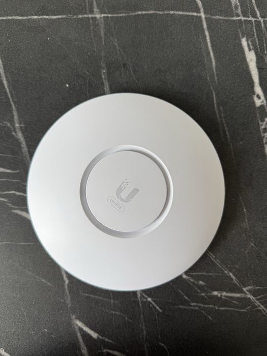 Точка доступу Ubiquiti UniFi 6 Lite Access Point (U6-Lite) в коробці
