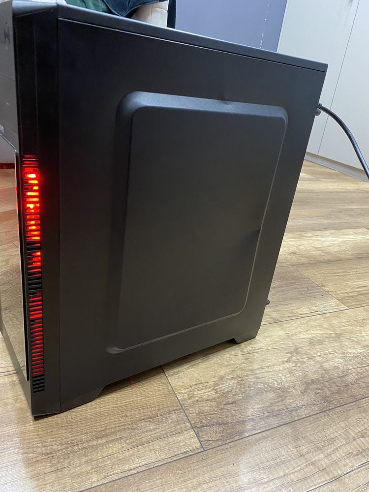 Komputer Actina z monitorem