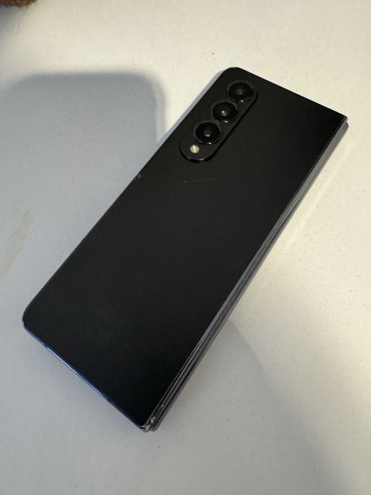 Samsung Z Fold 4 lekko uszkodzony