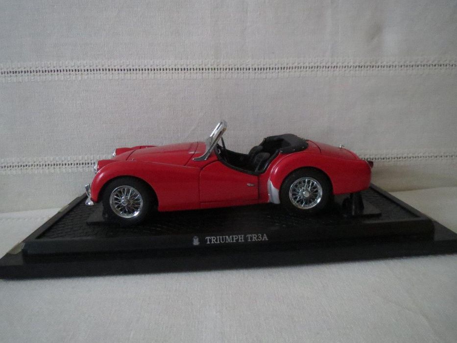 Модель 1/18 Triumph TR-3A Convertible 1965 Kyosho