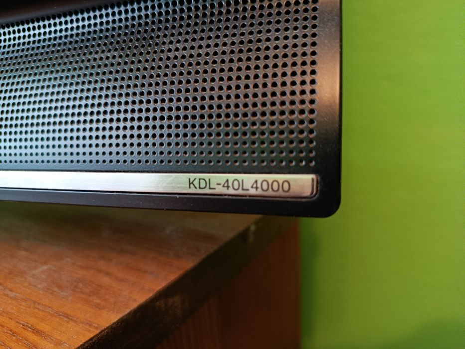 Telewizor SONY KDL-40L4000 40 cali z pilotem i instrukcją