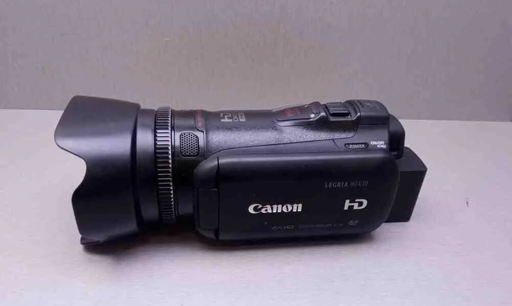 Відеокамера Canon Legria HF G10