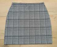 H&M 34 XS spódniczka mini w kratkę pepitkę pepitka  do kozaki szpilki