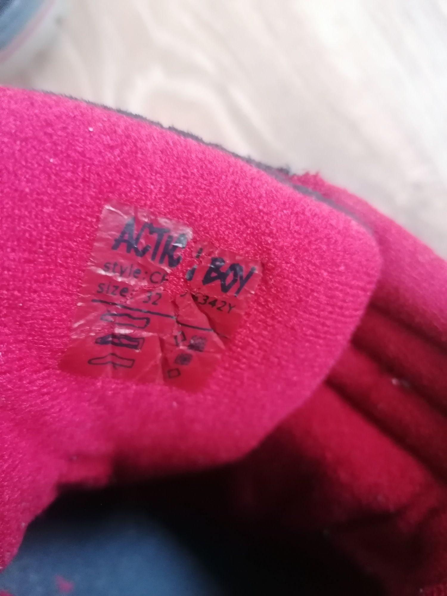 Buty zimowe na rzep 32