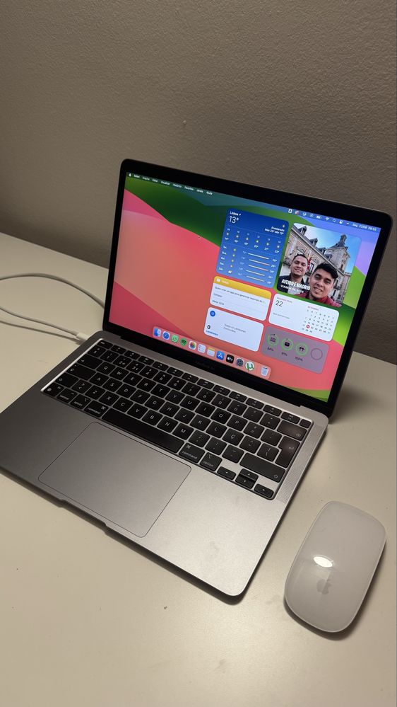 MacBook Air M1 (2020) + Apple Mouse Magic Mouse