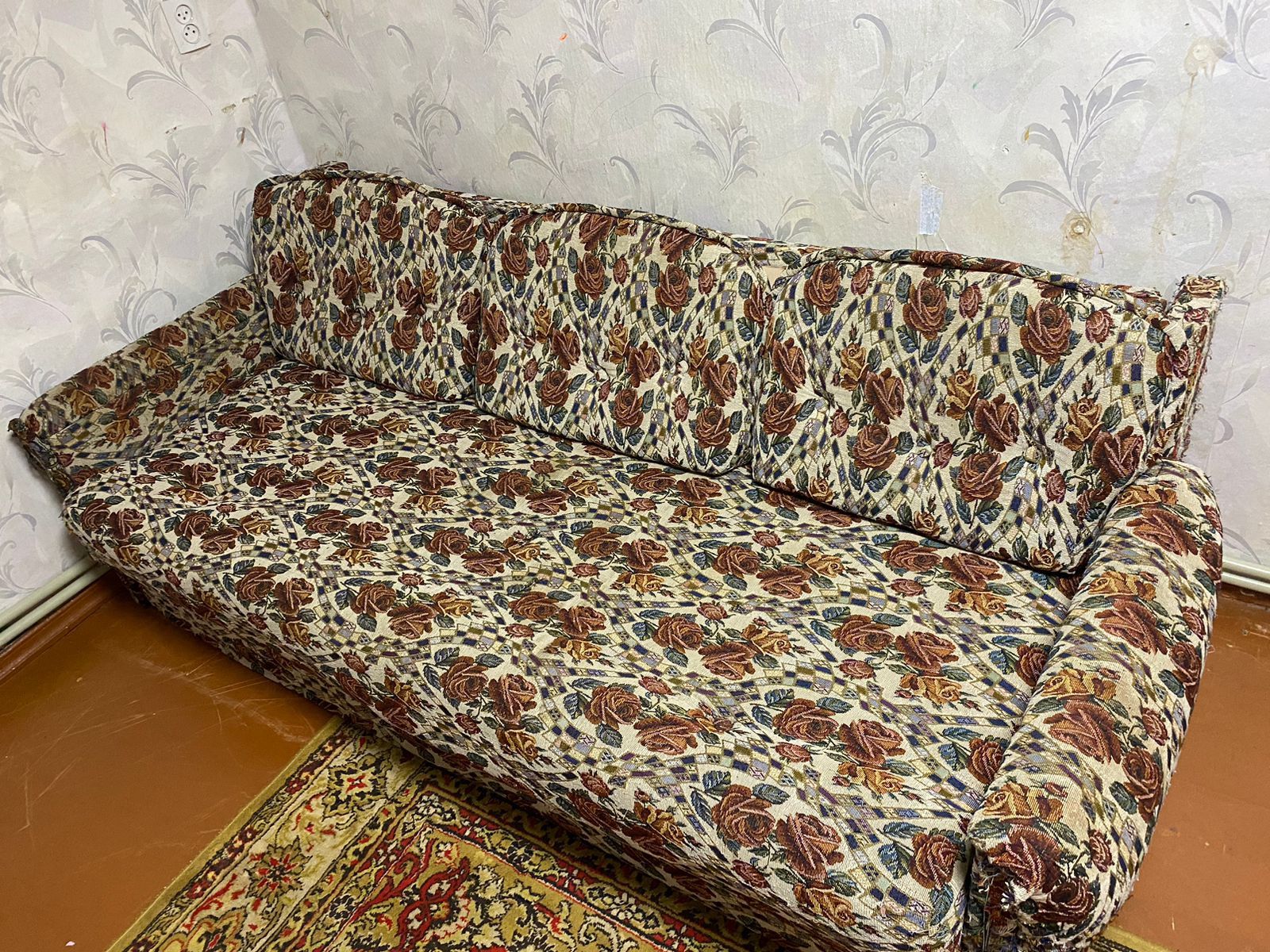 Продам диван с ящиком для хранения