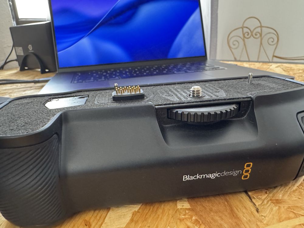 Black Magic 6K + Grip de Baterias