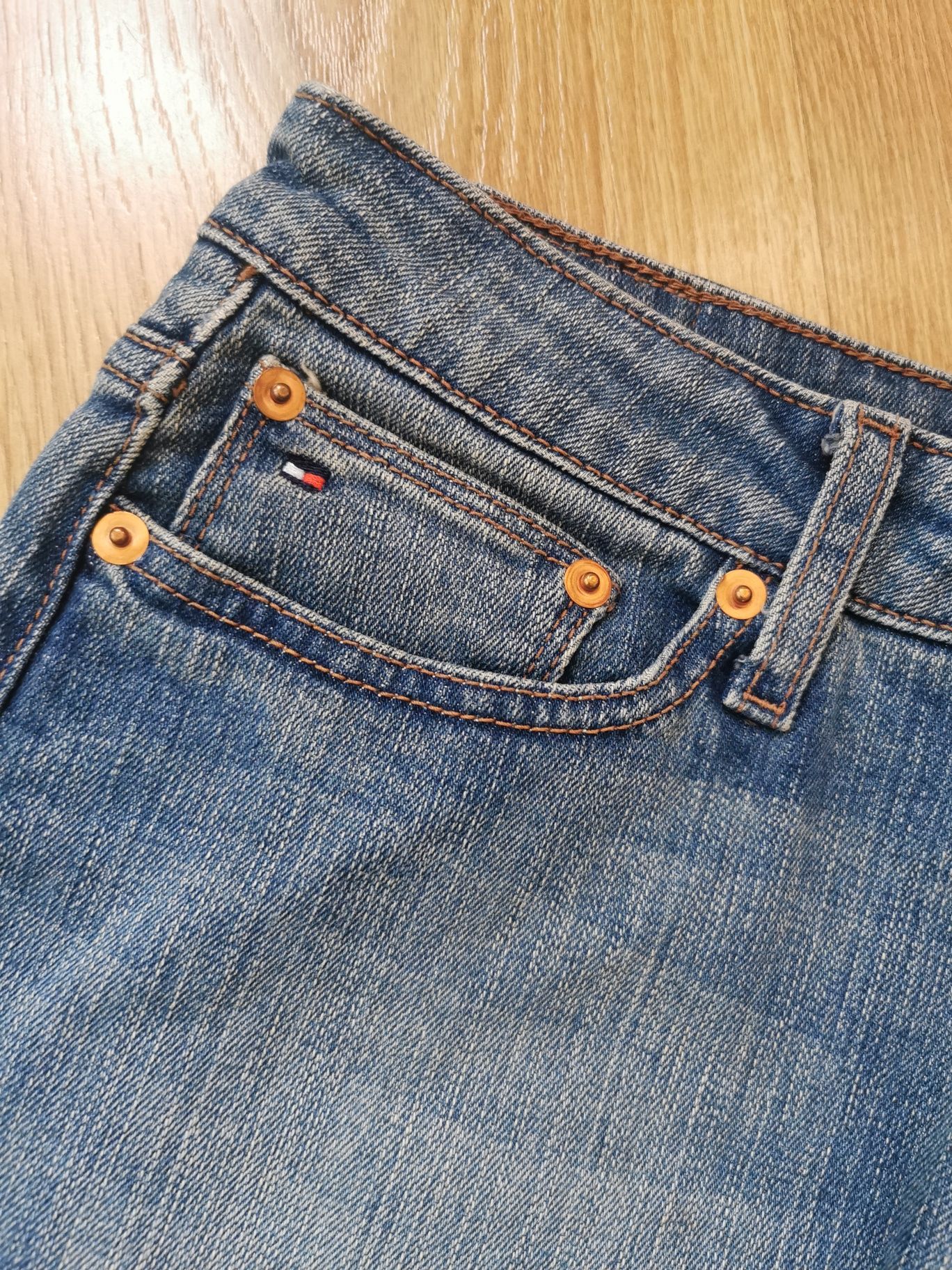 Spódnica jeansowa midi z rozcięciem Tommy Hilfiger