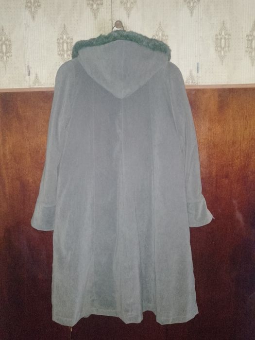 Продається пальто зимове жіноче.