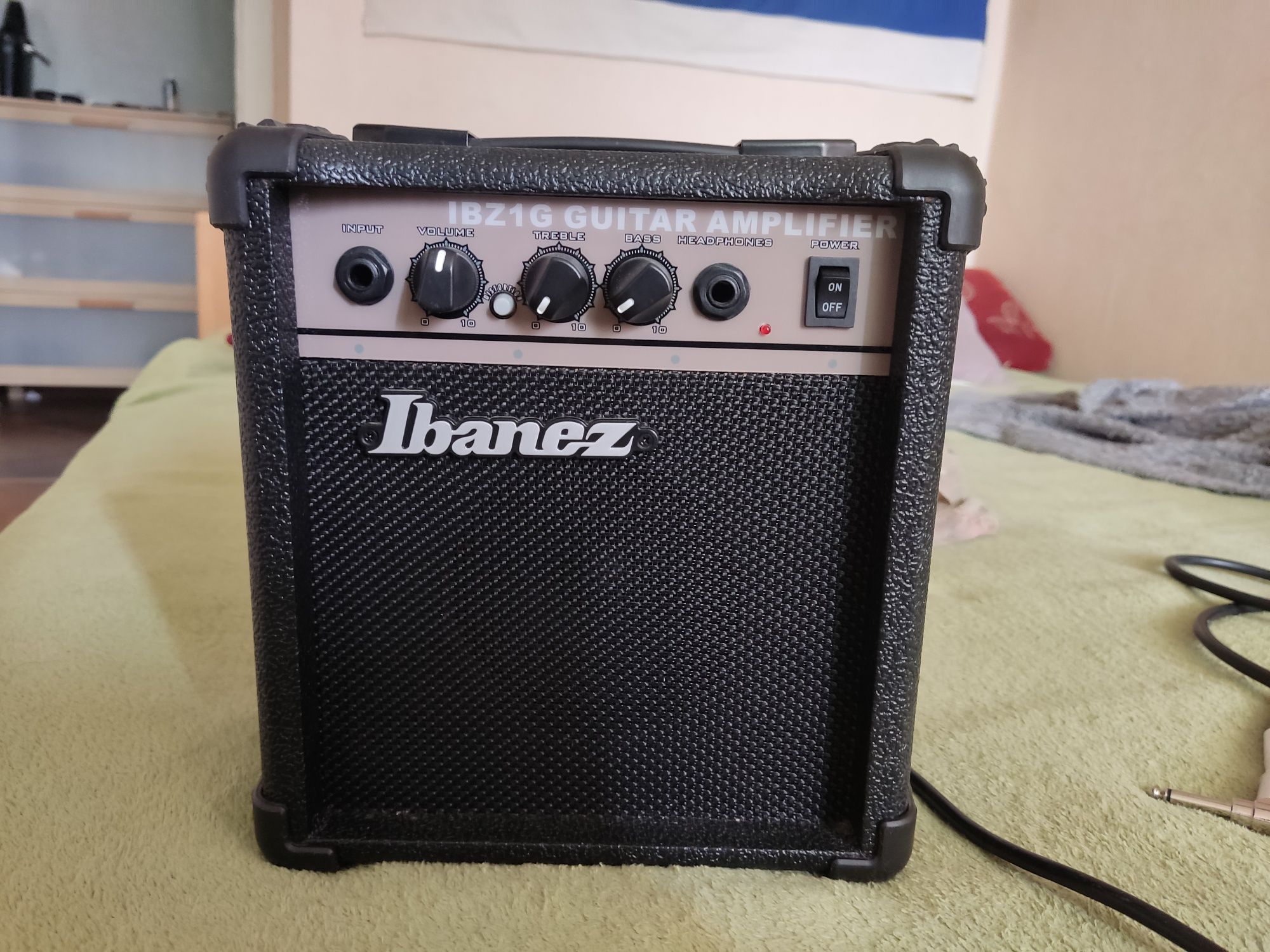 Электро-гитара Ibanez с комплектом