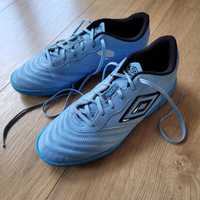 Buty umbro halówki r. 42 wkładka 26,5 cm