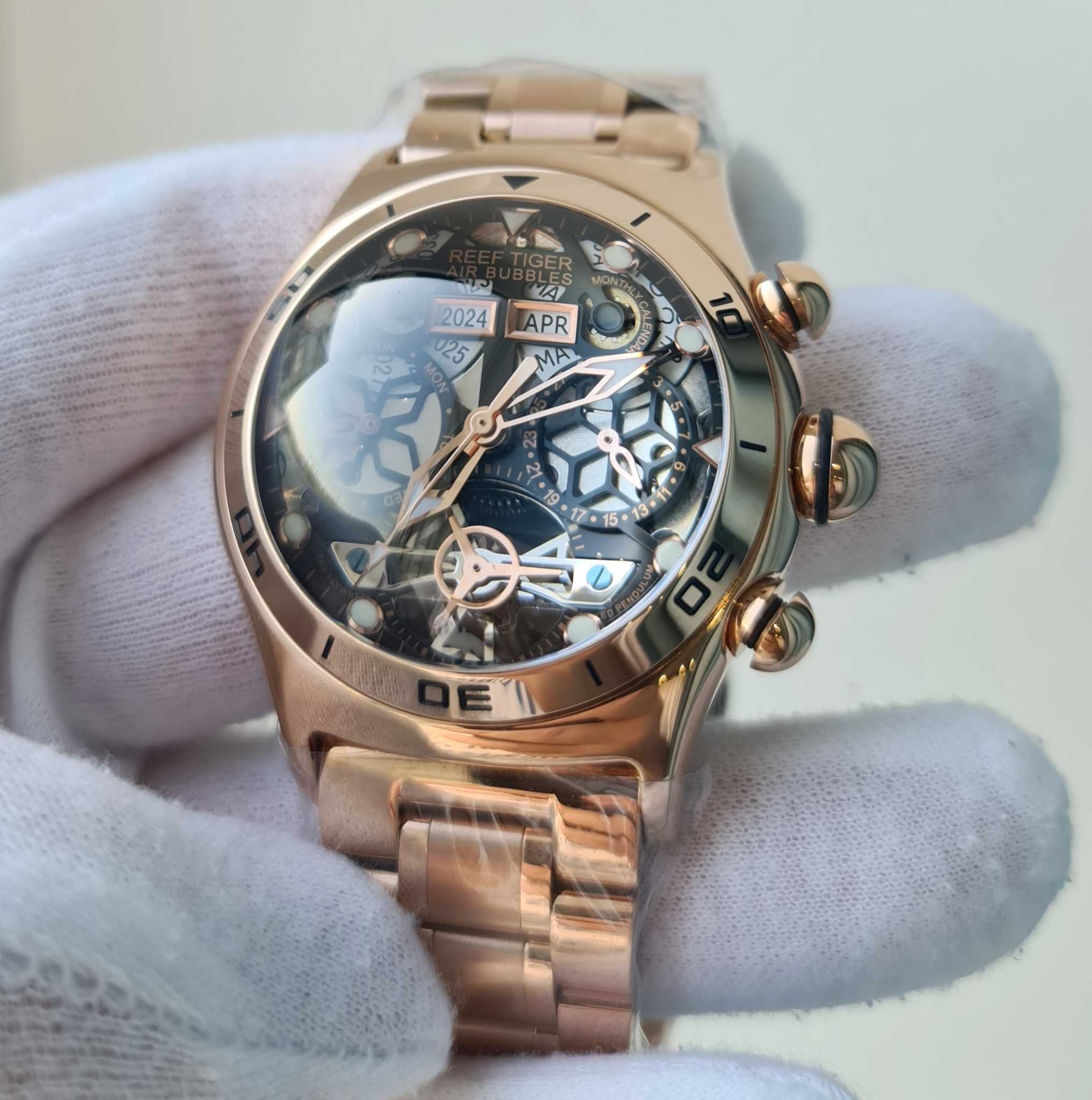 Чоловічий годинник Reef Tiger RGA703 Gold Bubble Automatic Skeleton