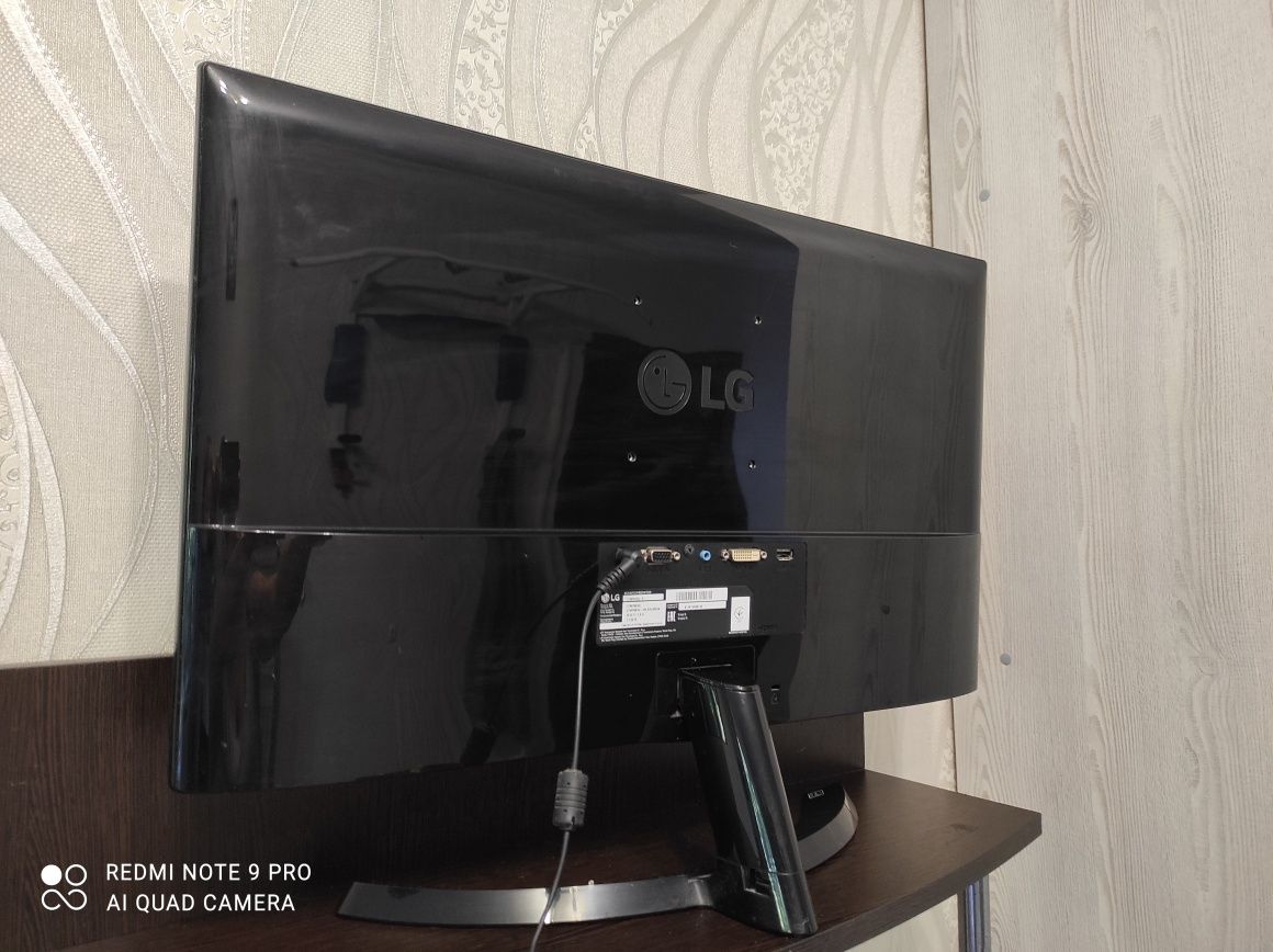 Монитор IPS LG27" 27MP68VQ в идеальном состоянии