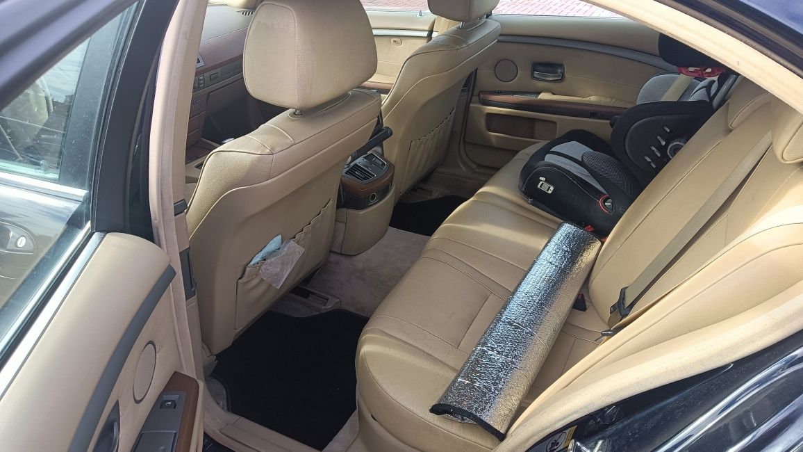 BMW  730d    e65