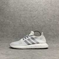 Кросівки Adidas Swift Run