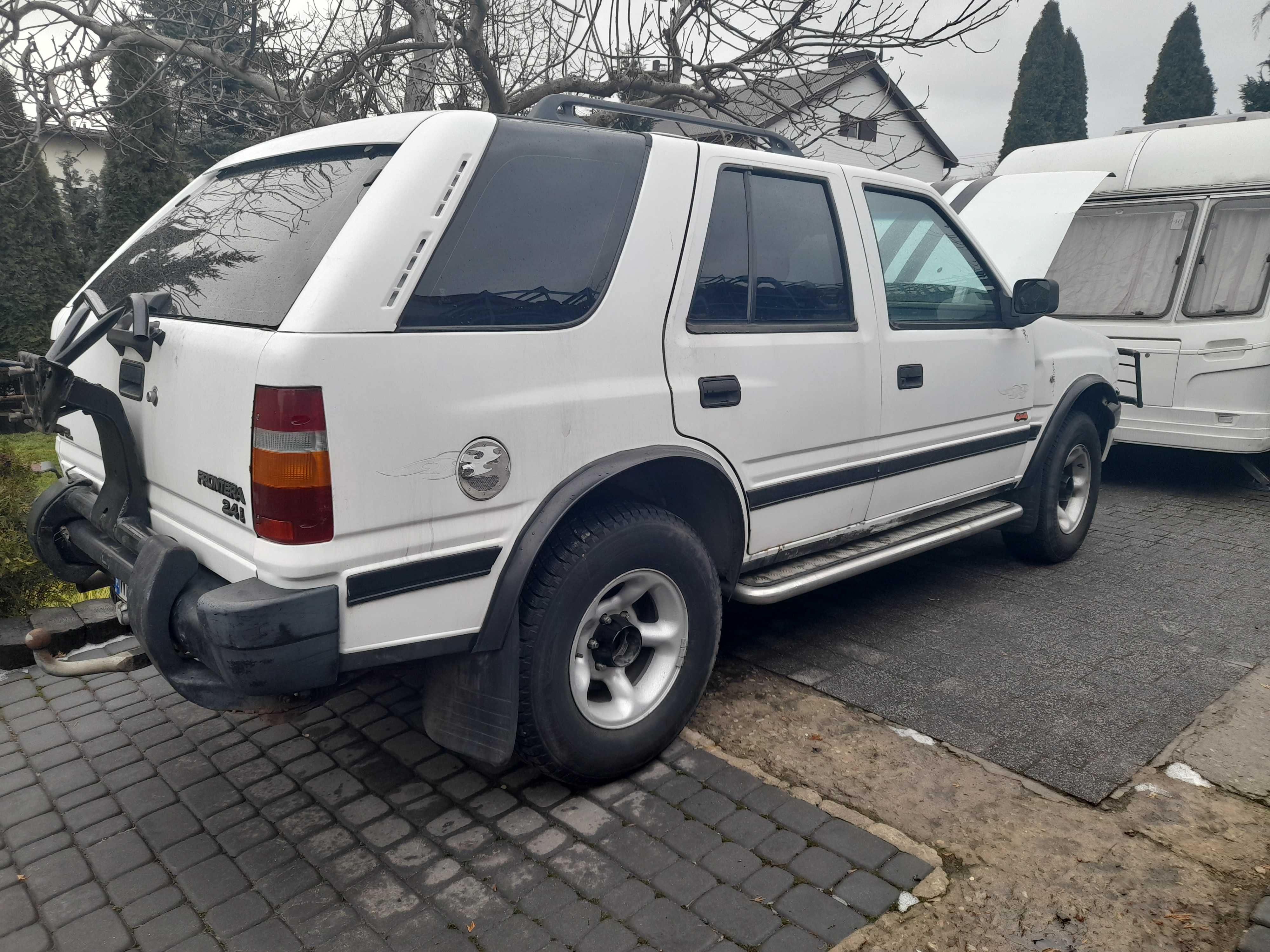 Opel Frontera 2.4b 1994r wszystkie części