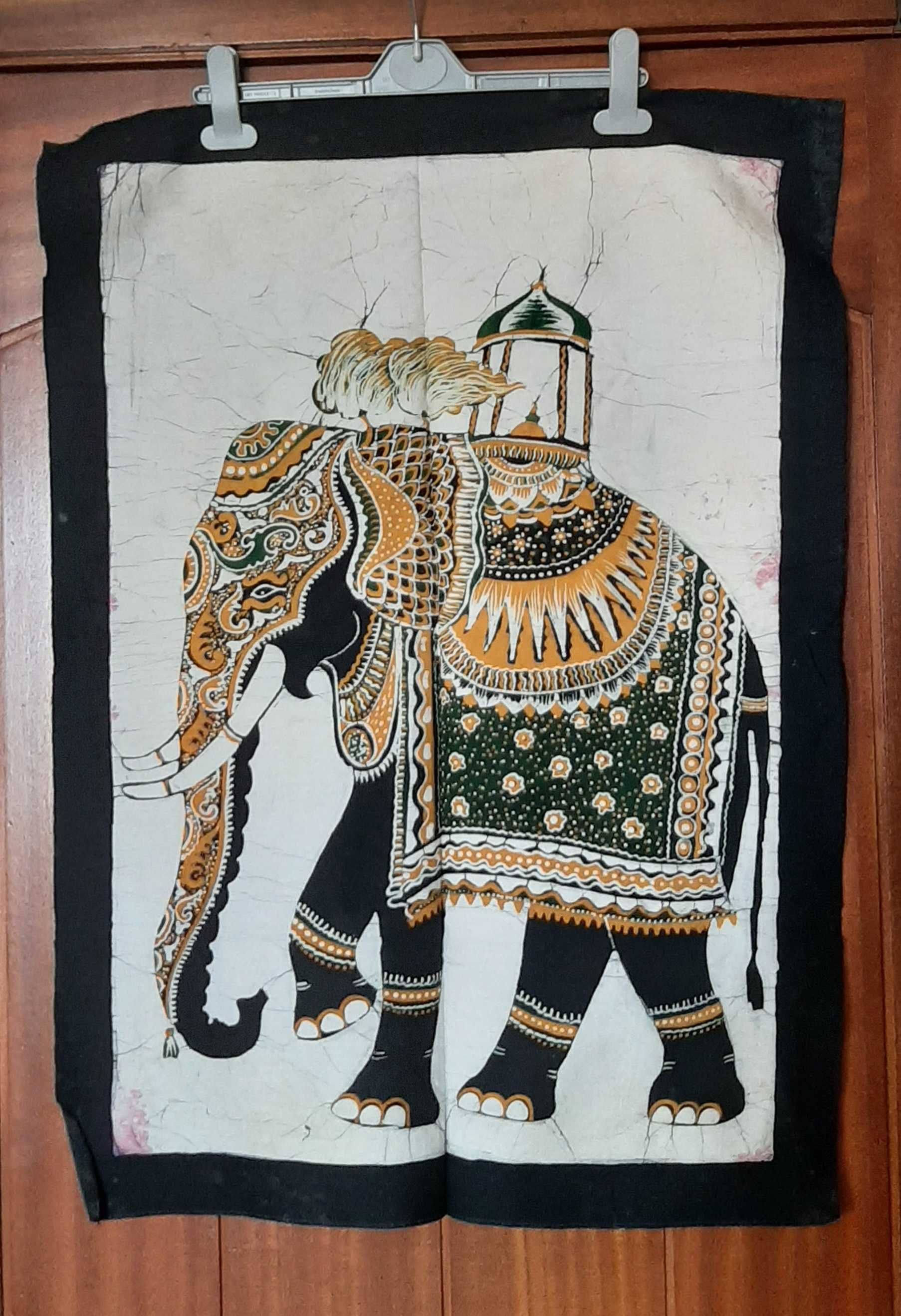 Pano com desenho batik de elefante