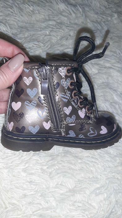 Чобітки на дівчинку