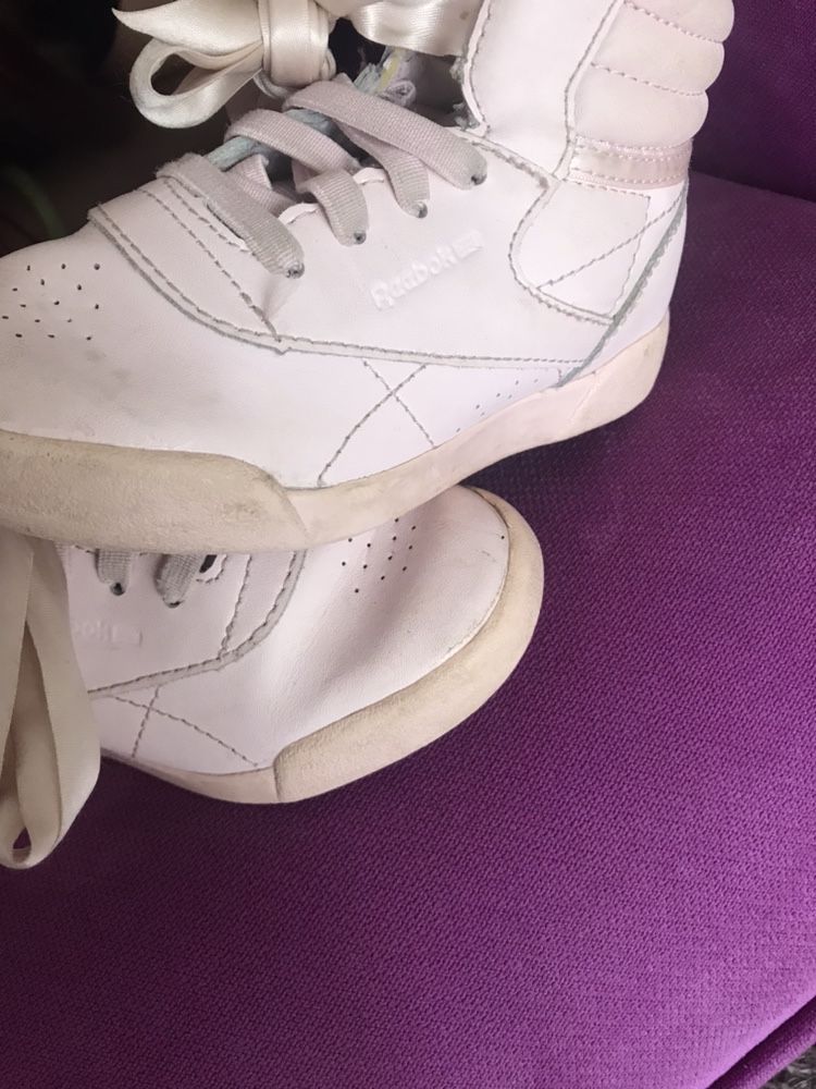 Tenis reebok …..
