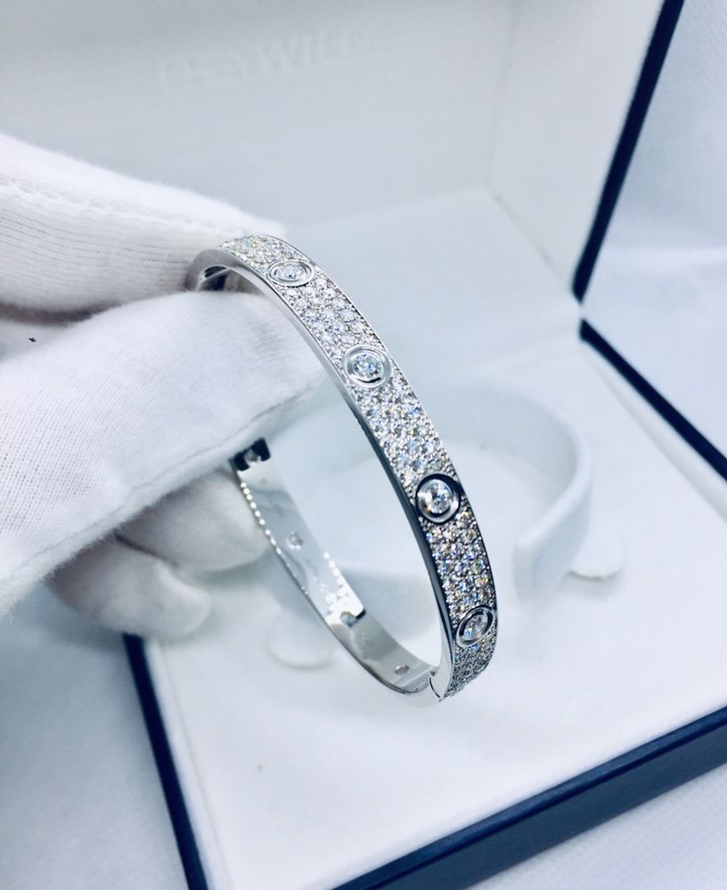 Золотой браслет Cartier Love с Бриллиантами 4.2 карат.