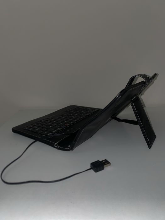 Чохол клавіатура для планшета