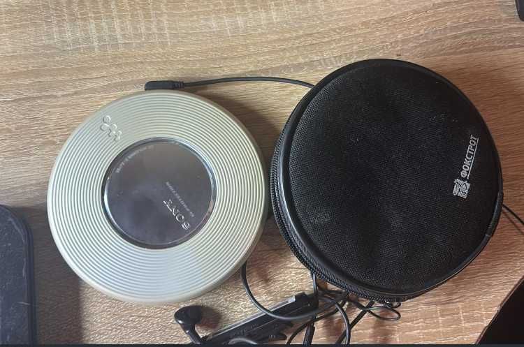 плеєр Sony d-ej785 робочий