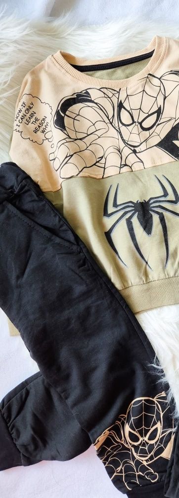 Spiderman komplet dresowy 116/122