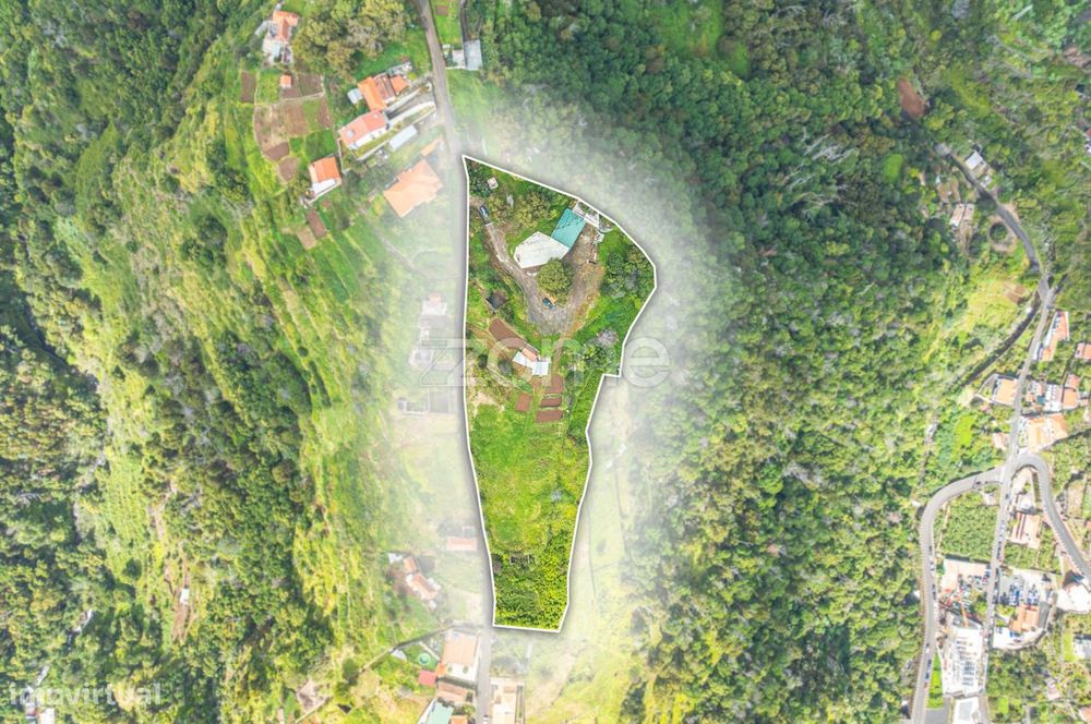 Terreno com 13.300 m² em Santa Cruz