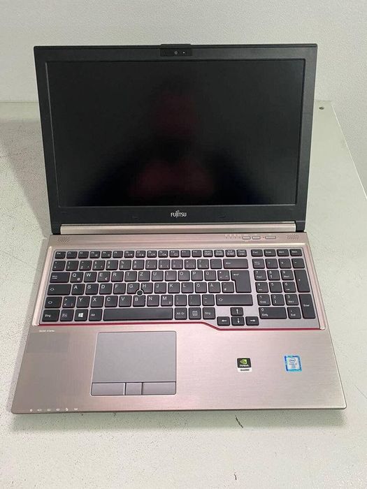 World of tanks .FUTGITSU celsius відеокарта 2 г. Процесор і5 по 2.60Gh