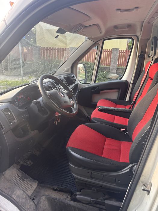 Wynajem busa z najazdem  fiat ducato maxi bus 3 osobowy