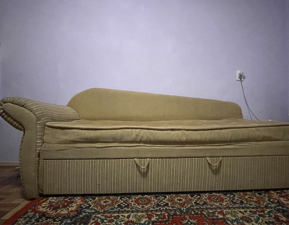 Продам диван в хорошому стані