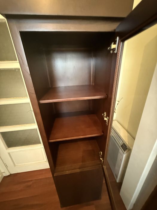 Cristaleira cor castanha