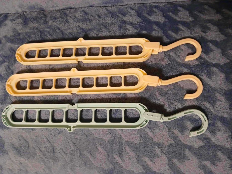 компактна  вішалка  для одягу