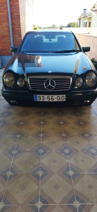 Mercedes-Benz 220