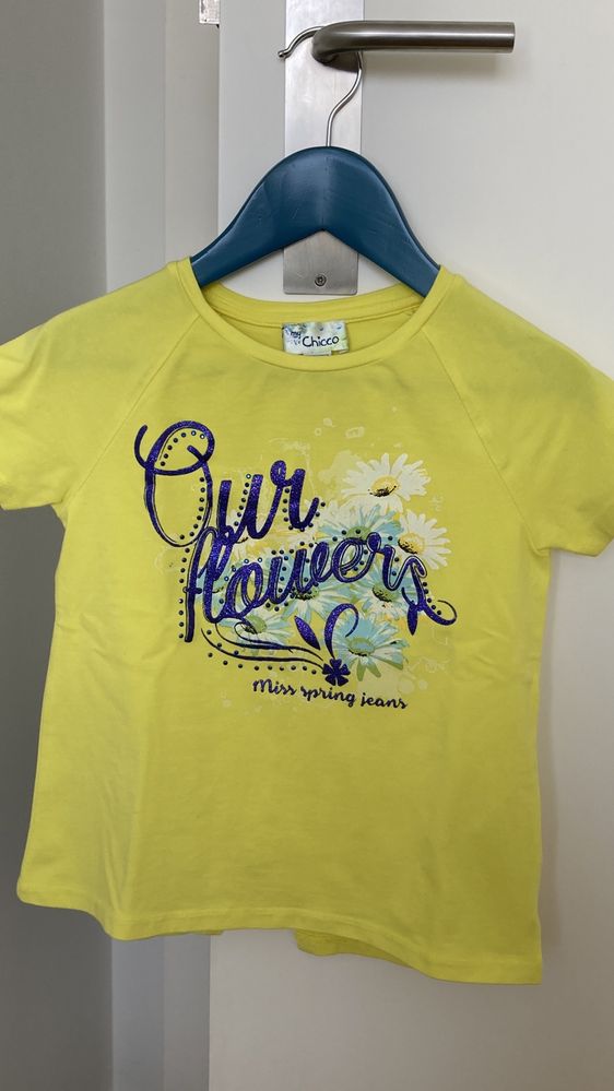 T-shirt Chicco amarela para menina