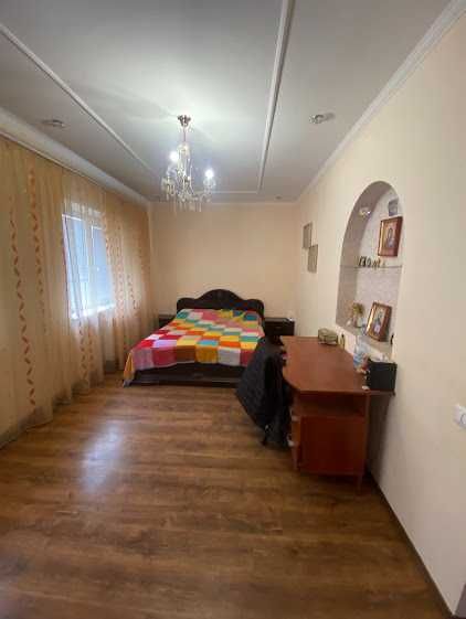 продається будинок с Керстенці (40 км від Чернівців)