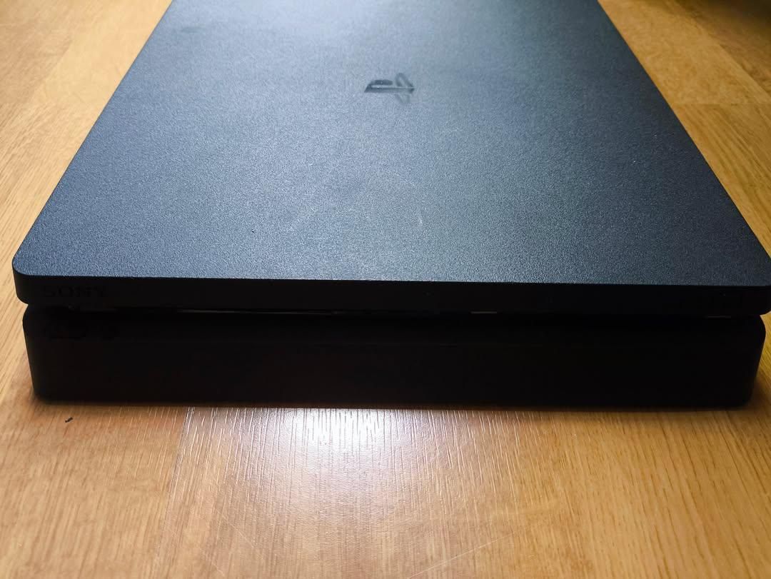 Ps4 slim 2gen - como nova
