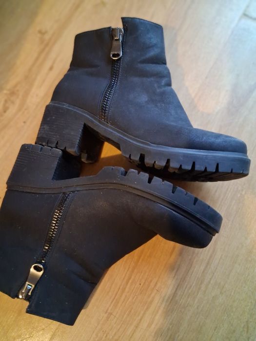 Botki sztyblety czarne 39 zamszowe na platformie kwadratowym obcasie