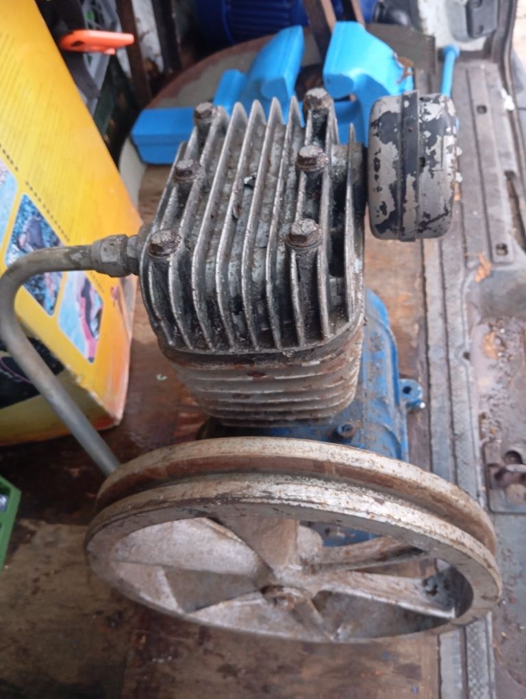 Cabeço de compressor 100 ou 200l  de 2 pistões