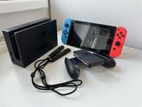 Konsola do gry Nintendo Switch czerwowno-niebieska