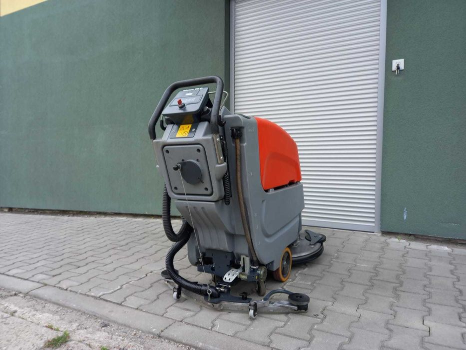 Szorowarka z trakcją Hako B 45 CL TB510