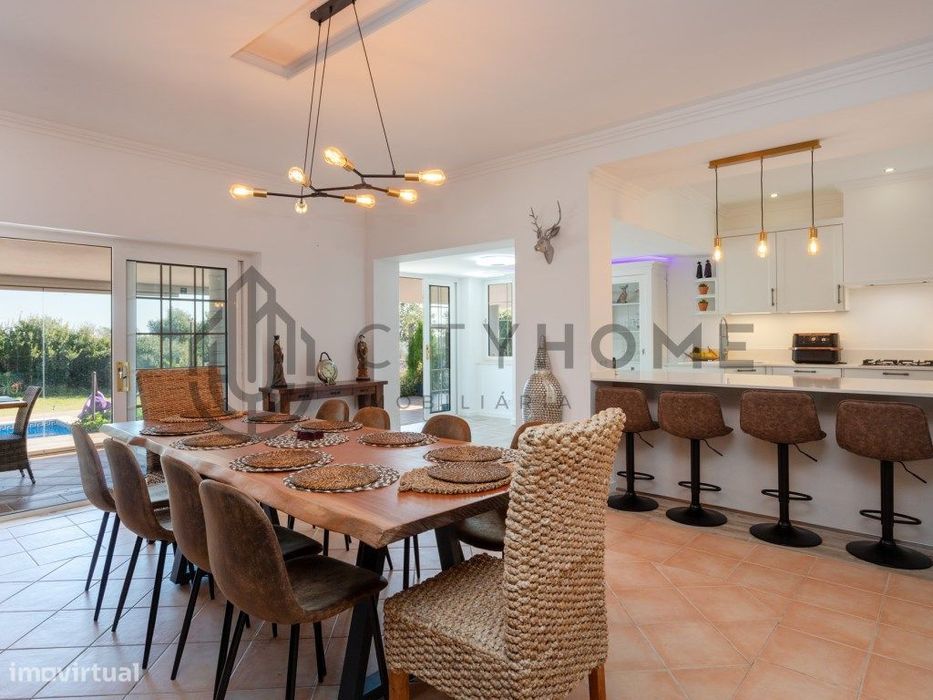 Moradia Isolada T6 com Piscina e Jardim