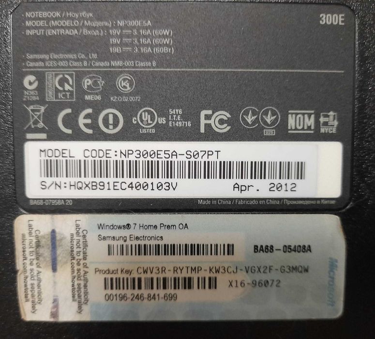 Portátil usado Samsung Notebook Series 3 300E5A-S07