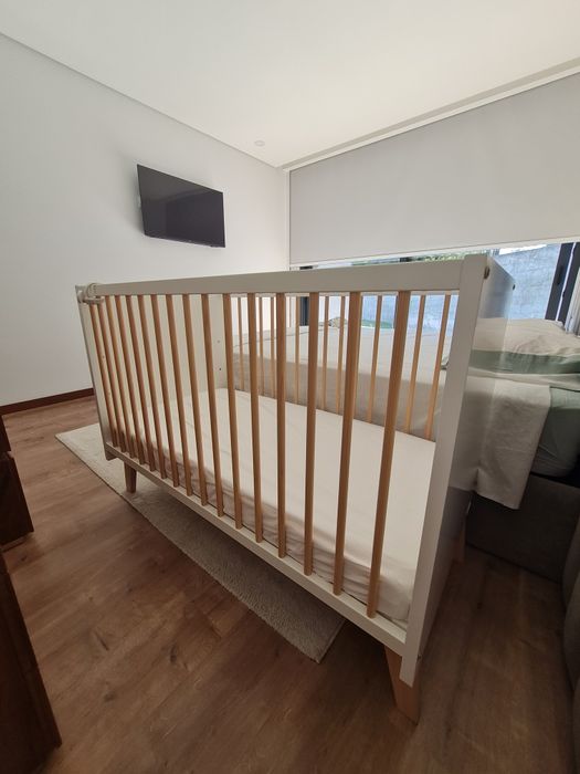 Berço Zippy 3 em 1 e colchão aerosleep