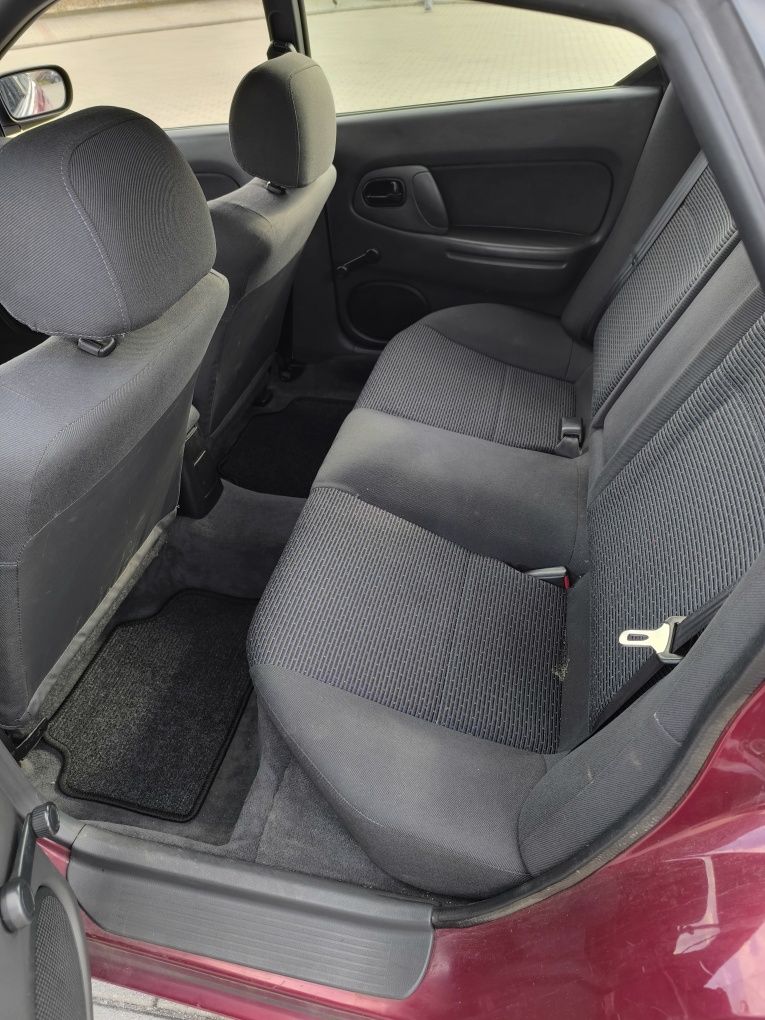 Sprzedam Mazda 323F BA