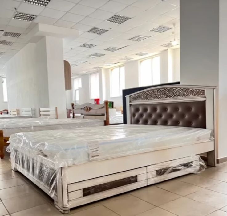 Ліжко дерев'яне з масиву ясена